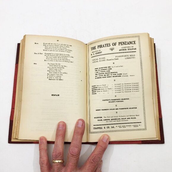 Libretti Gilbert & Sullivan 1936 Leather Bound Collection 5 Operas Rare Vintage - Picture 9 of 12